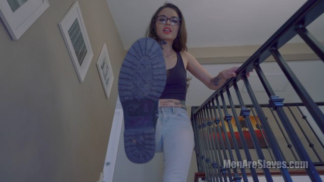 Men Are Slaves Vanessa Vega: Pathetic Boot Bitch (4K)
